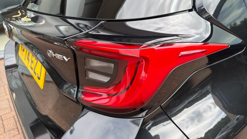 Toyota Yaris 1.5 Hybrid Design 5dr CVT Hybrid Hatchback - Image 21