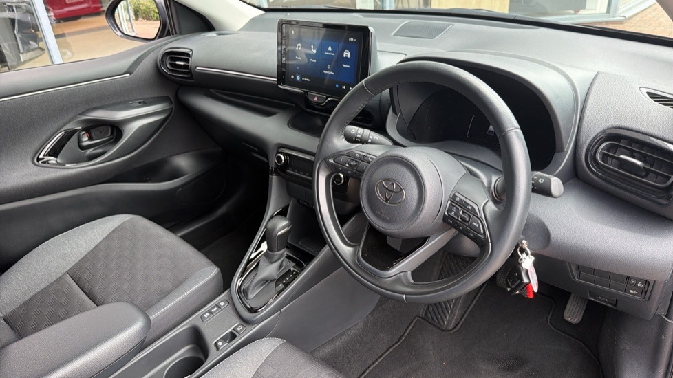 Toyota Yaris 1.5 Hybrid Design 5dr CVT Hybrid Hatchback - Image 34