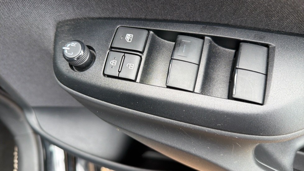 Toyota Yaris 1.5 Hybrid Design 5dr CVT Hybrid Hatchback - Image 35