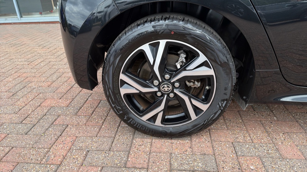 Toyota Yaris 1.5 Hybrid Design 5dr CVT Hybrid Hatchback - Image 41
