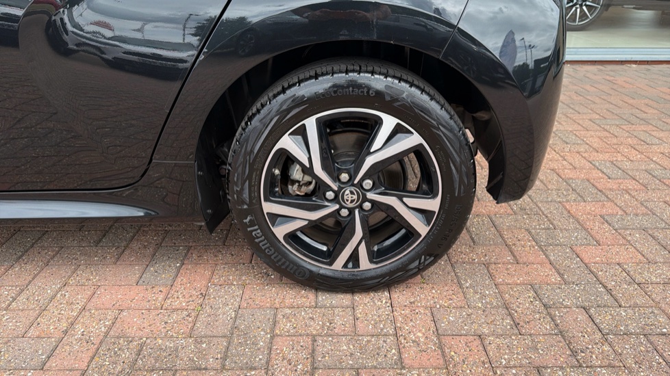 Toyota Yaris 1.5 Hybrid Design 5dr CVT Hybrid Hatchback - Image 43