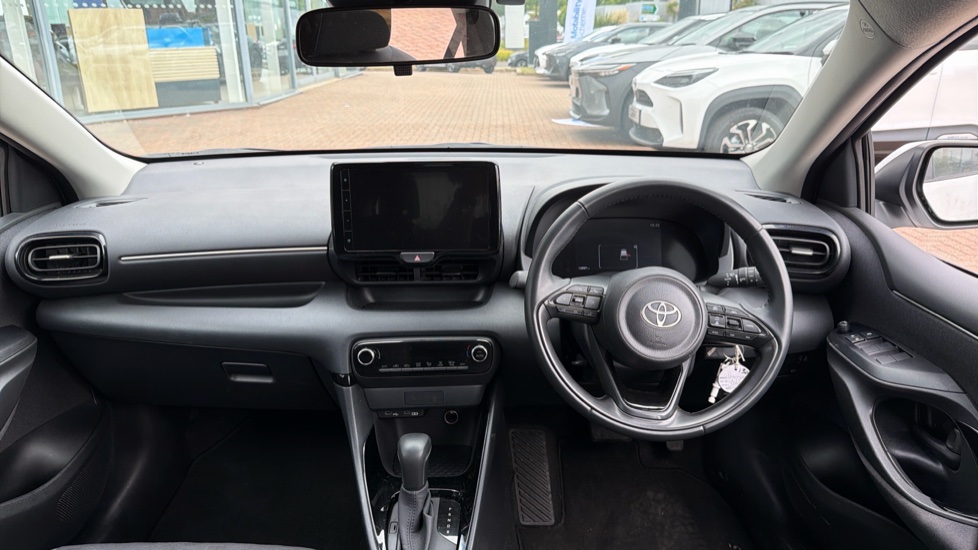 Toyota Yaris 1.5 Hybrid Design 5dr CVT Hybrid Hatchback - Image 6