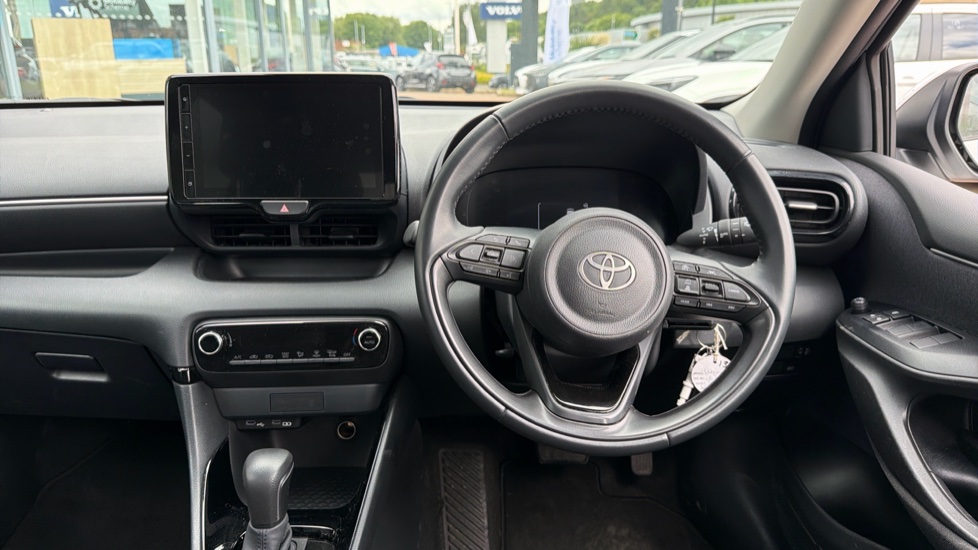 Toyota Yaris 1.5 Hybrid Design 5dr CVT Hybrid Hatchback - Image 10