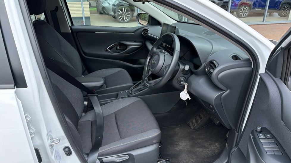 Toyota Yaris 1.5 Hybrid Design 5dr CVT Hybrid Hatchback - Image 12