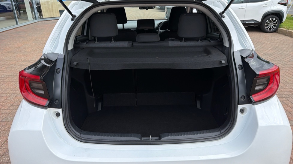 Toyota Yaris 1.5 Hybrid Design 5dr CVT Hybrid Hatchback - Image 13