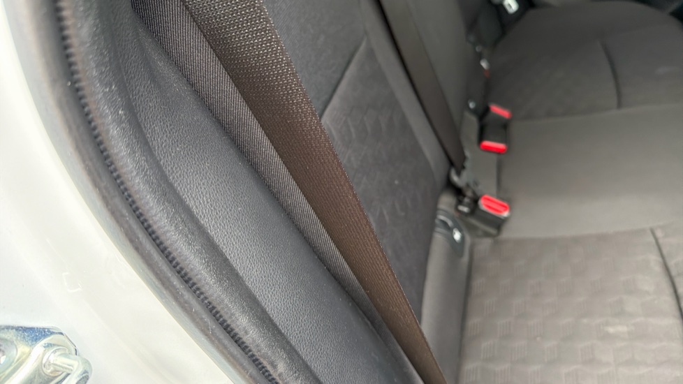 Toyota Yaris 1.5 Hybrid Design 5dr CVT Hybrid Hatchback - Image 14