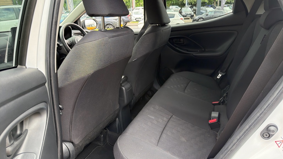 Toyota Yaris 1.5 Hybrid Design 5dr CVT Hybrid Hatchback - Image 15