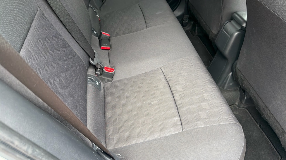 Toyota Yaris 1.5 Hybrid Design 5dr CVT Hybrid Hatchback - Image 17