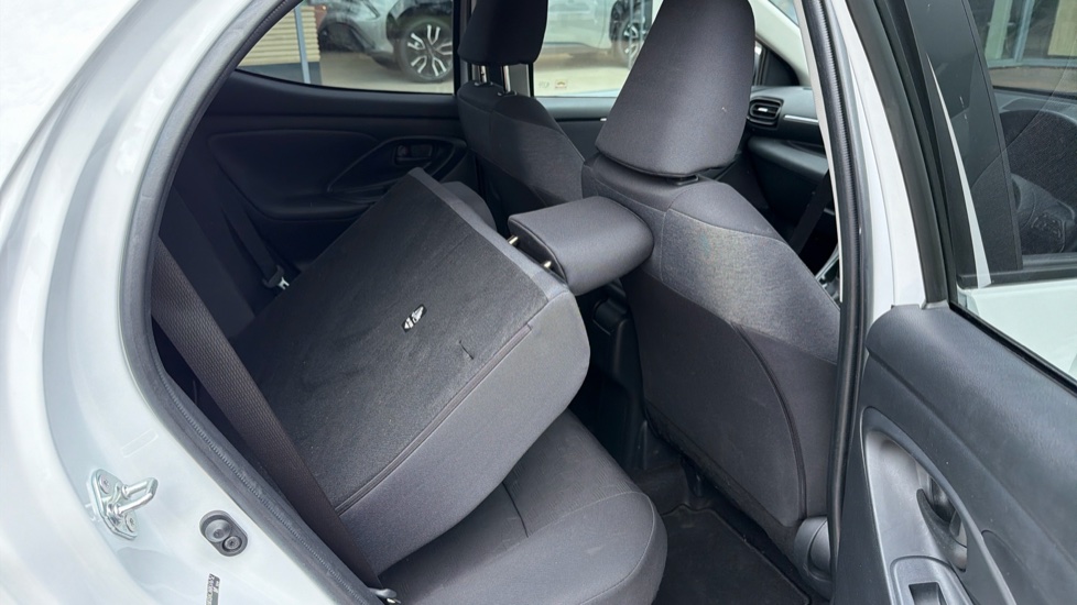 Toyota Yaris 1.5 Hybrid Design 5dr CVT Hybrid Hatchback - Image 18