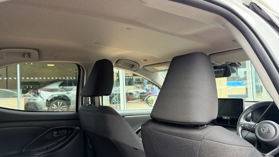 Toyota Yaris 1.5 Hybrid Design 5dr CVT Hybrid Hatchback - Image 19
