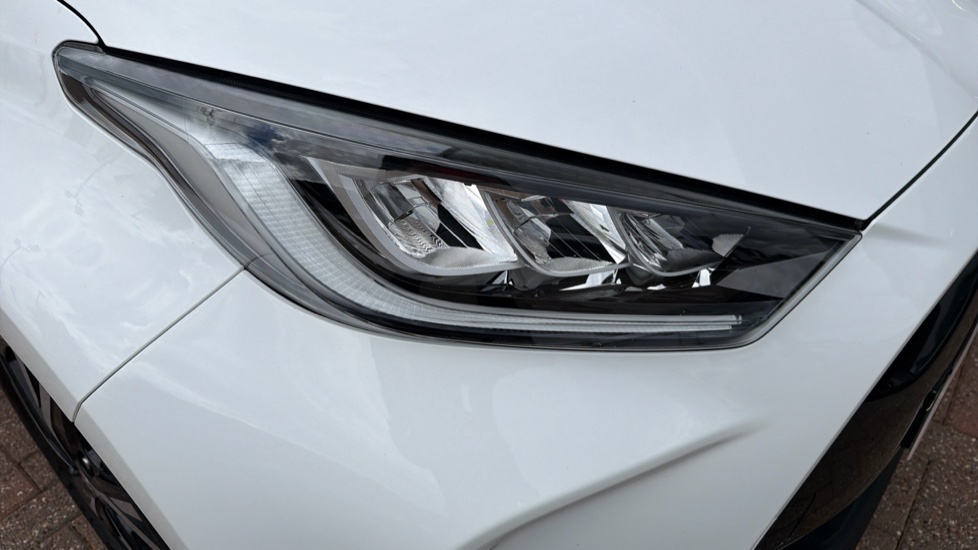 Toyota Yaris 1.5 Hybrid Design 5dr CVT Hybrid Hatchback - Image 20