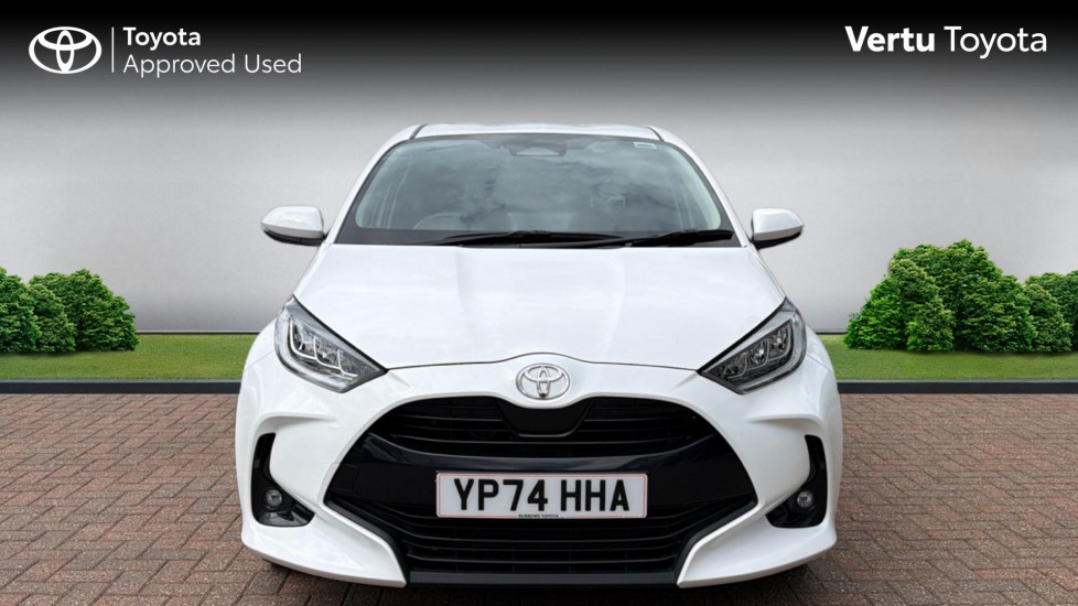 Toyota Yaris 1.5 Hybrid Design 5dr CVT Hybrid Hatchback - Image 22