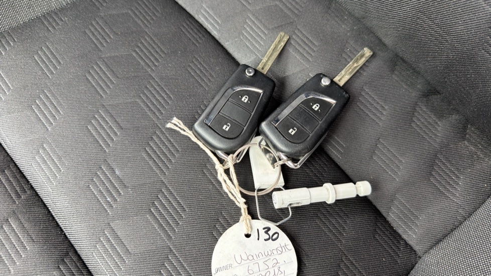 Toyota Yaris 1.5 Hybrid Design 5dr CVT Hybrid Hatchback - Image 28