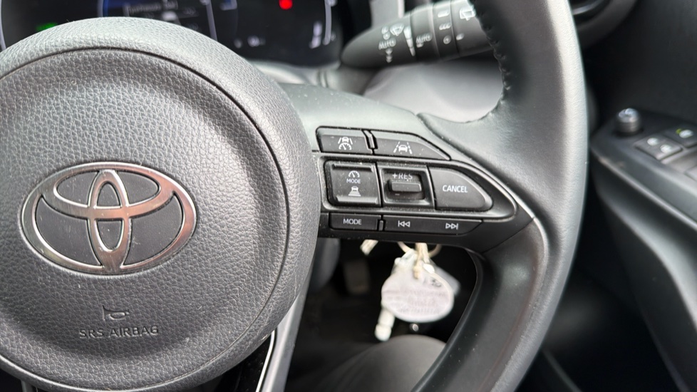 Toyota Yaris 1.5 Hybrid Design 5dr CVT Hybrid Hatchback - Image 37