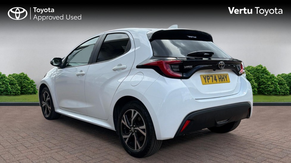 Toyota Yaris 1.5 Hybrid Design 5dr CVT Hybrid Hatchback - Image 4