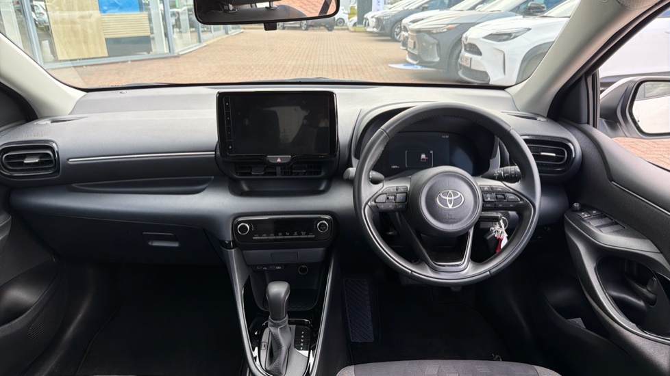 Toyota Yaris 1.5 Hybrid Design 5dr CVT Hybrid Hatchback - Image 6