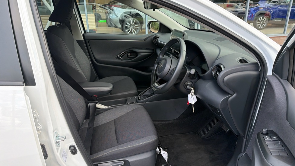 Toyota Yaris 1.5 Hybrid Design 5dr CVT Hybrid Hatchback - Image 12