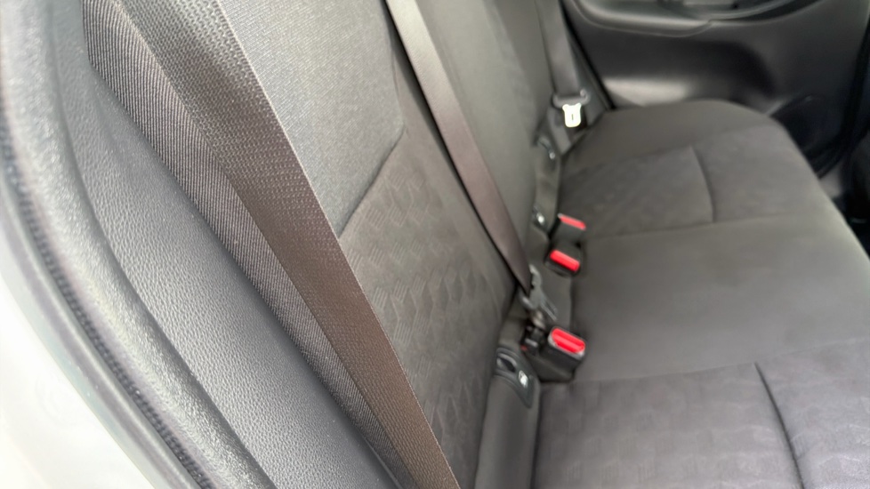 Toyota Yaris 1.5 Hybrid Design 5dr CVT Hybrid Hatchback - Image 14