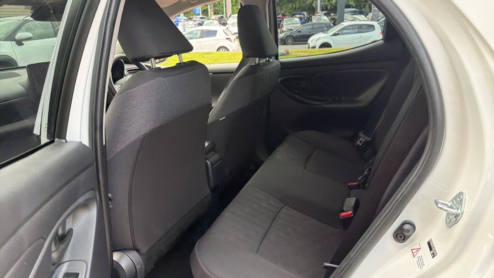 Toyota Yaris 1.5 Hybrid Design 5dr CVT Hybrid Hatchback - Image 15