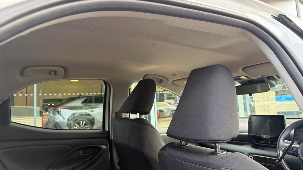 Toyota Yaris 1.5 Hybrid Design 5dr CVT Hybrid Hatchback - Image 19