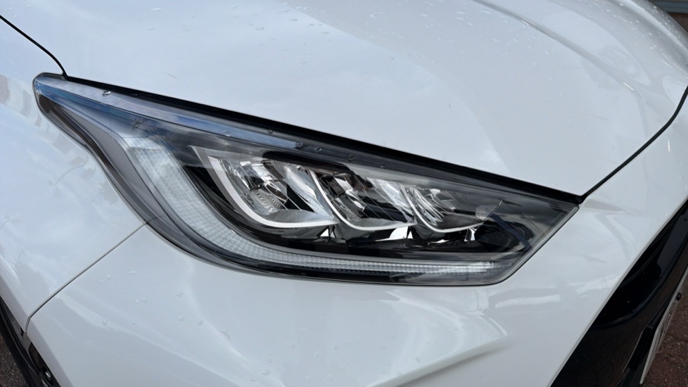 Toyota Yaris 1.5 Hybrid Design 5dr CVT Hybrid Hatchback - Image 20