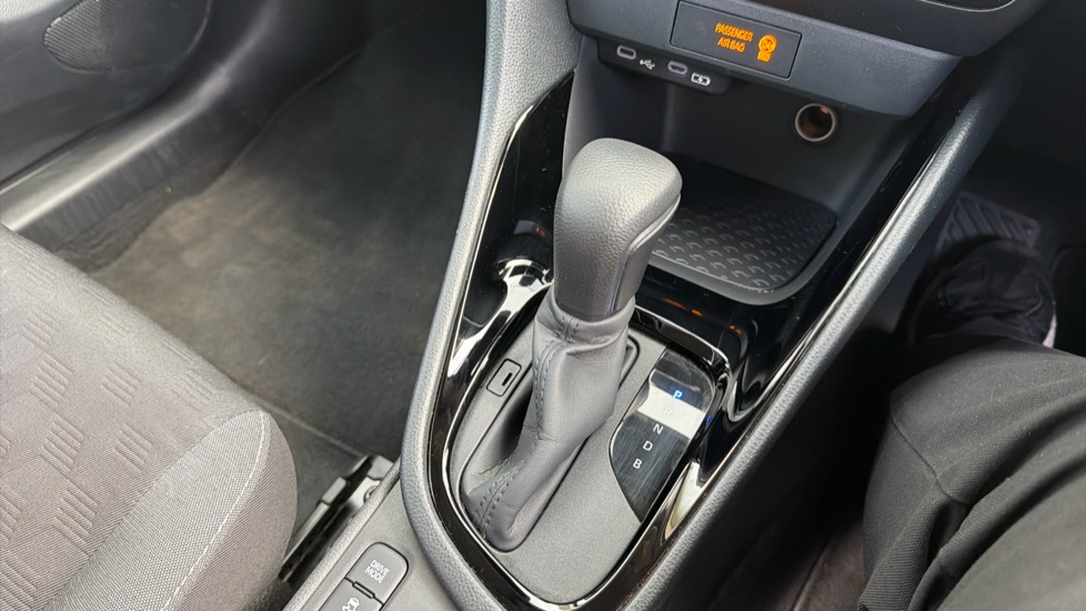 Toyota Yaris 1.5 Hybrid Design 5dr CVT Hybrid Hatchback - Image 39