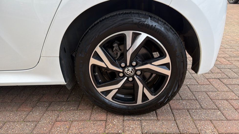 Toyota Yaris 1.5 Hybrid Design 5dr CVT Hybrid Hatchback - Image 43