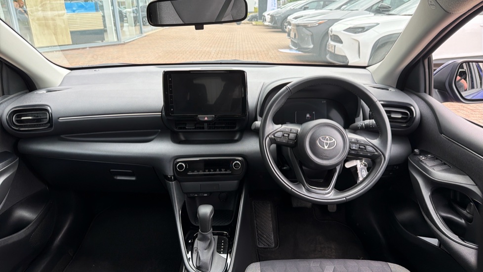Toyota Yaris 1.5 Hybrid Design 5dr CVT Hybrid Hatchback - Image 6