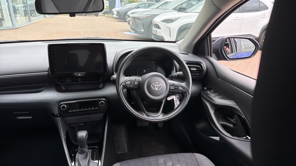 Toyota Yaris 1.5 Hybrid Design 5dr CVT Hybrid Hatchback - Image 7