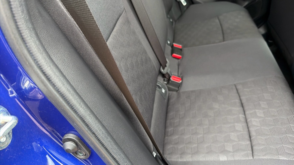 Toyota Yaris 1.5 Hybrid Design 5dr CVT Hybrid Hatchback - Image 14