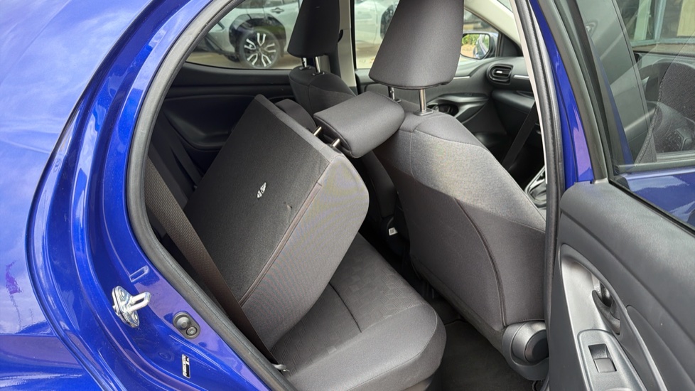 Toyota Yaris 1.5 Hybrid Design 5dr CVT Hybrid Hatchback - Image 18