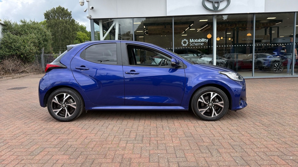 Toyota Yaris 1.5 Hybrid Design 5dr CVT Hybrid Hatchback - Image 23