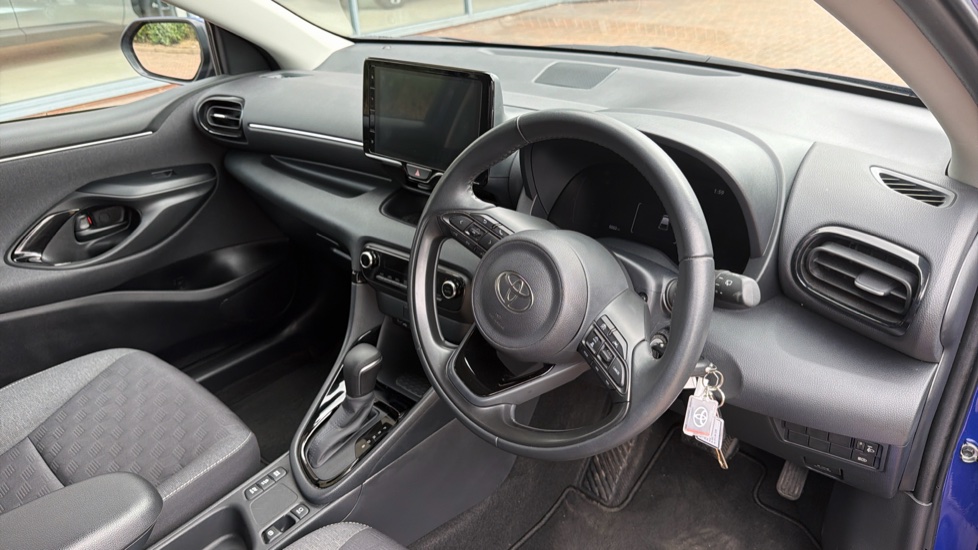 Toyota Yaris 1.5 Hybrid Design 5dr CVT Hybrid Hatchback - Image 34