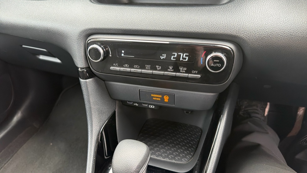 Toyota Yaris 1.5 Hybrid Design 5dr CVT Hybrid Hatchback - Image 38