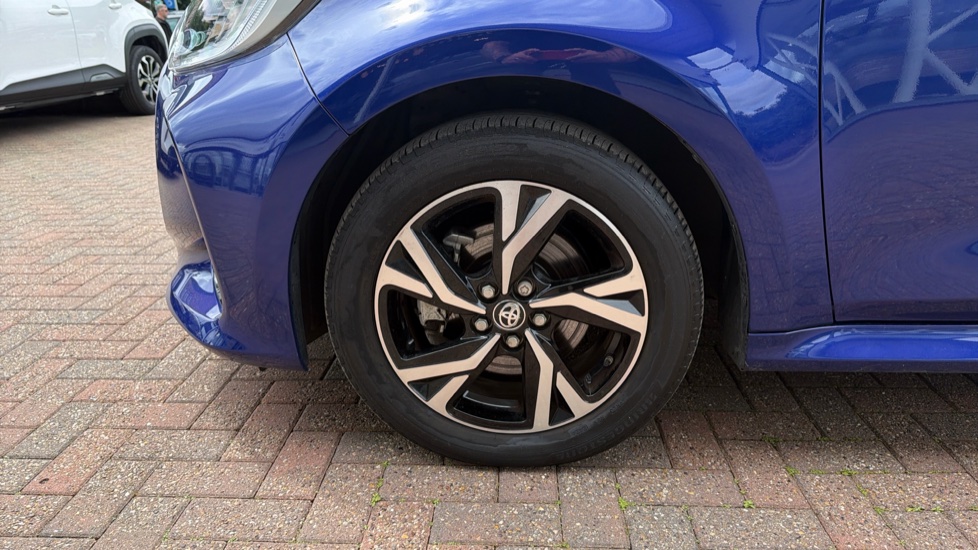 Toyota Yaris 1.5 Hybrid Design 5dr CVT Hybrid Hatchback - Image 42