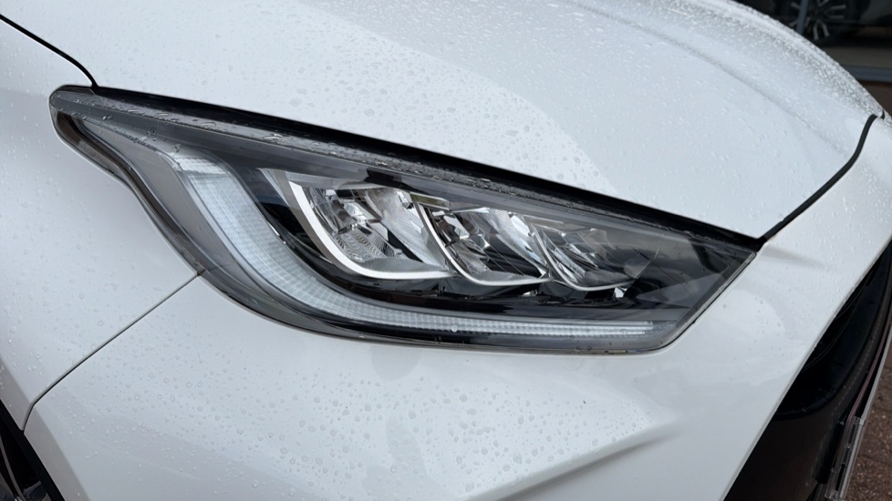 Toyota Yaris 1.5 Hybrid Dynamic 5dr CVT Hybrid Hatchback - Image 20