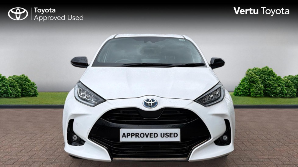 Toyota Yaris 1.5 Hybrid Dynamic 5dr CVT Hybrid Hatchback - Image 22