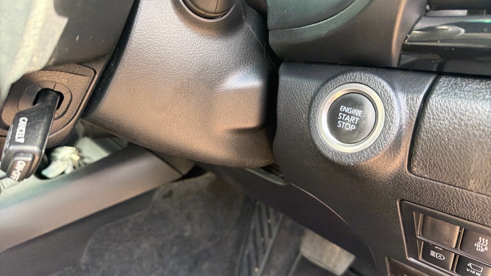Toyota Hilux Diesel Invincible X D/Cab Pick Up 2.8 D 48V Auto - Image 16
