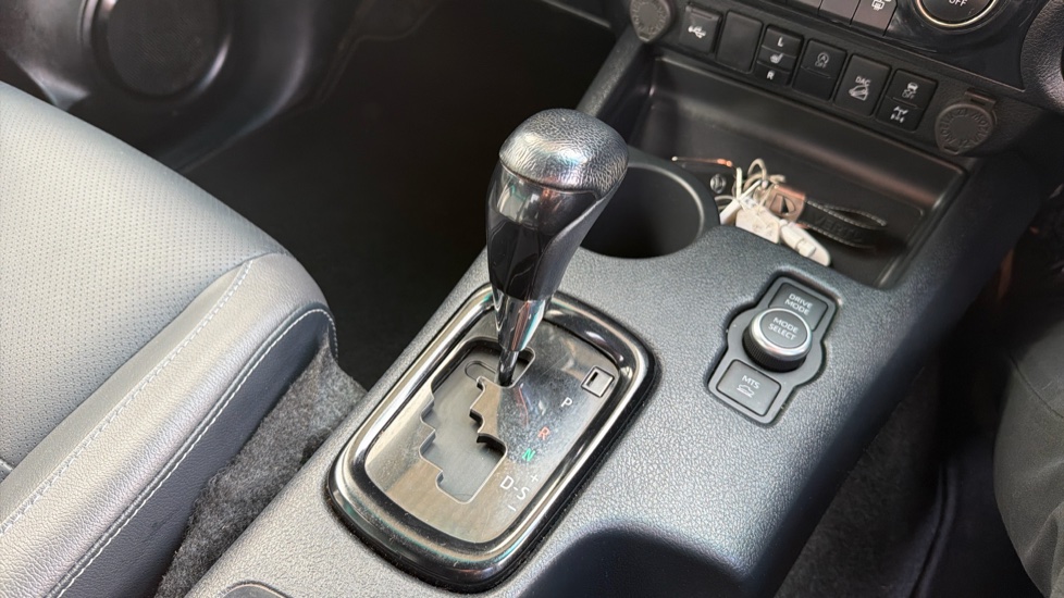 Toyota Hilux Diesel Invincible X D/Cab Pick Up 2.8 D 48V Auto - Image 41