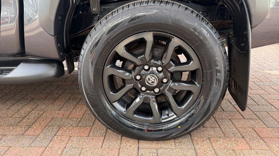 Toyota Hilux Diesel Invincible X D/Cab Pick Up 2.8 D 48V Auto - Image 45