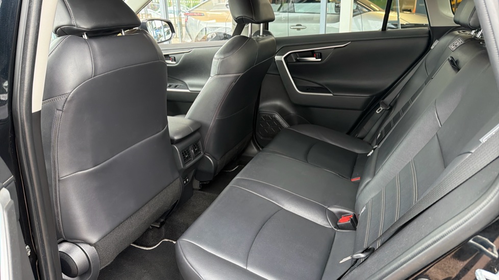Toyota RAV4 2.5 VVT-i Hybrid Excel TSS 5dr CVT Hybrid Estate - Image 15