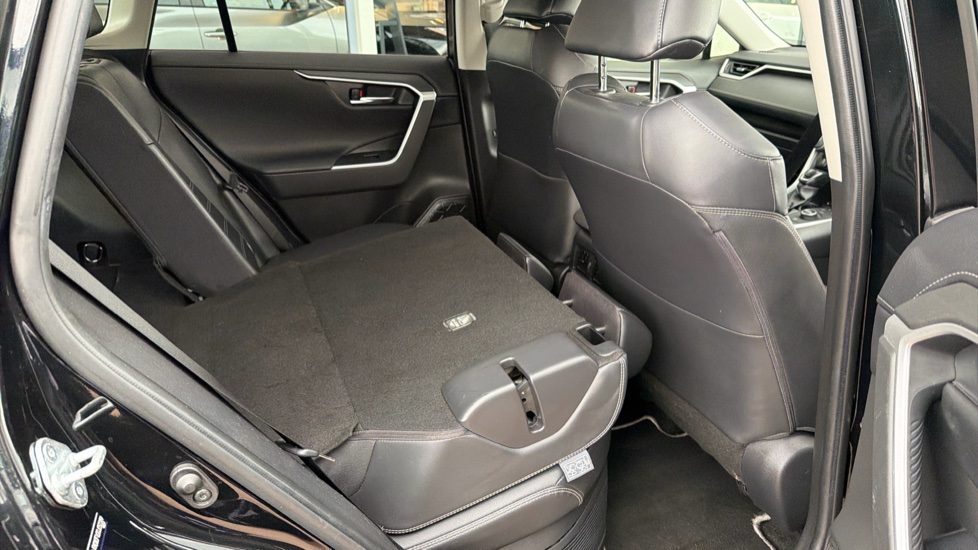 Toyota RAV4 2.5 VVT-i Hybrid Excel TSS 5dr CVT Hybrid Estate - Image 18