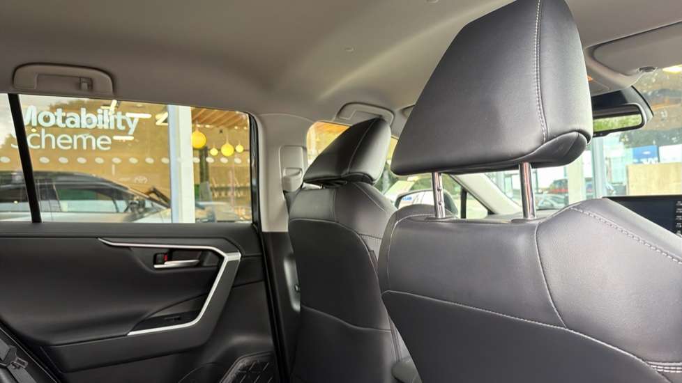 Toyota RAV4 2.5 VVT-i Hybrid Excel TSS 5dr CVT Hybrid Estate - Image 19