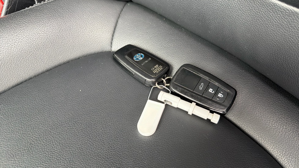 Toyota RAV4 2.5 VVT-i Hybrid Excel TSS 5dr CVT Hybrid Estate - Image 28