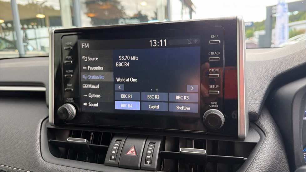 Toyota RAV4 2.5 VVT-i Hybrid Excel TSS 5dr CVT Hybrid Estate - Image 32