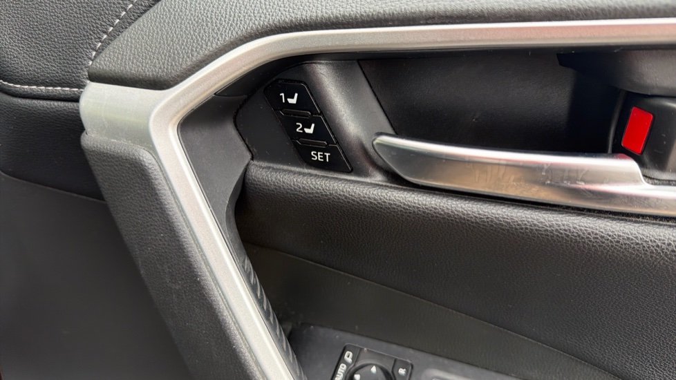 Toyota RAV4 2.5 VVT-i Hybrid Excel TSS 5dr CVT Hybrid Estate - Image 36