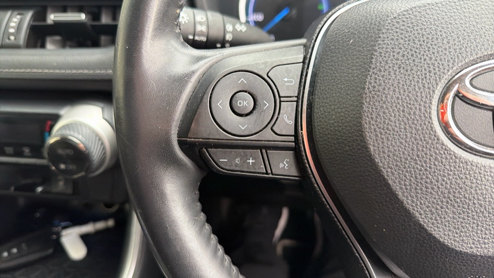 Toyota RAV4 2.5 VVT-i Hybrid Excel TSS 5dr CVT Hybrid Estate - Image 38