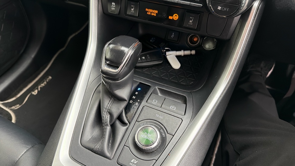 Toyota RAV4 2.5 VVT-i Hybrid Excel TSS 5dr CVT Hybrid Estate - Image 41