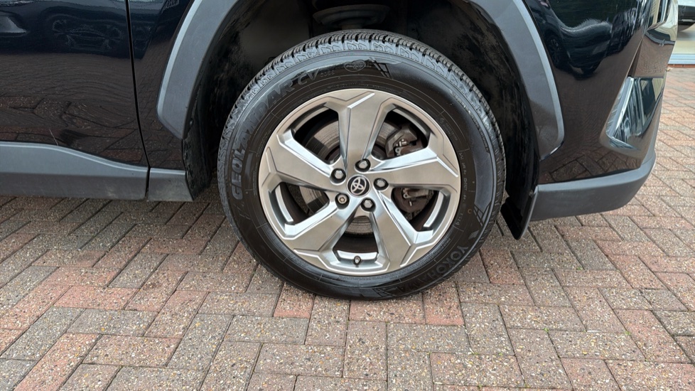 Toyota RAV4 2.5 VVT-i Hybrid Excel TSS 5dr CVT Hybrid Estate - Image 42