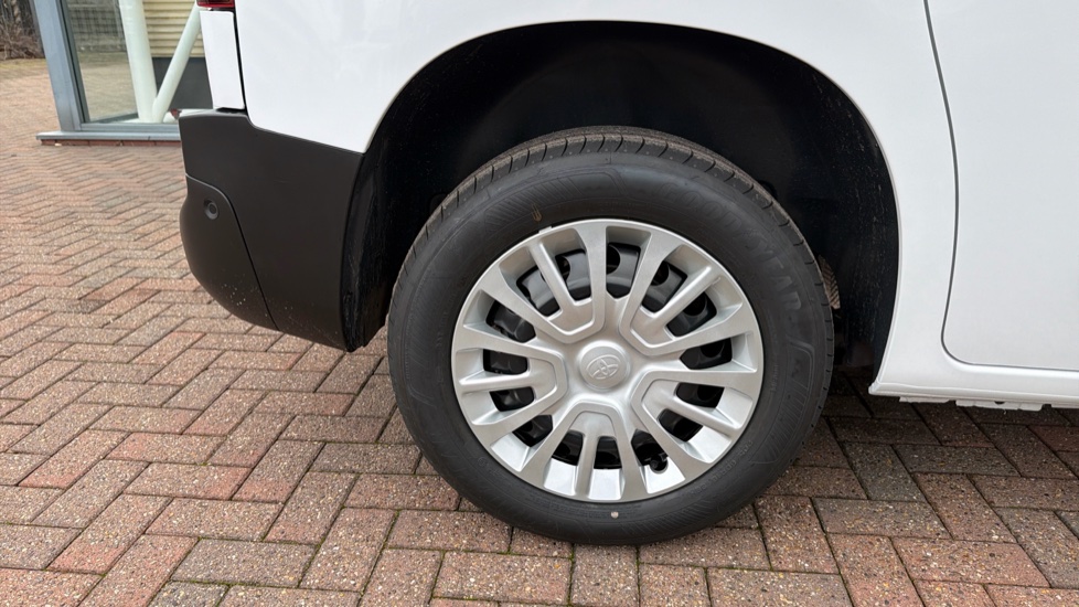 Toyota Proace City L1 Diesel 1.5D 100 Icon Van - Image 40